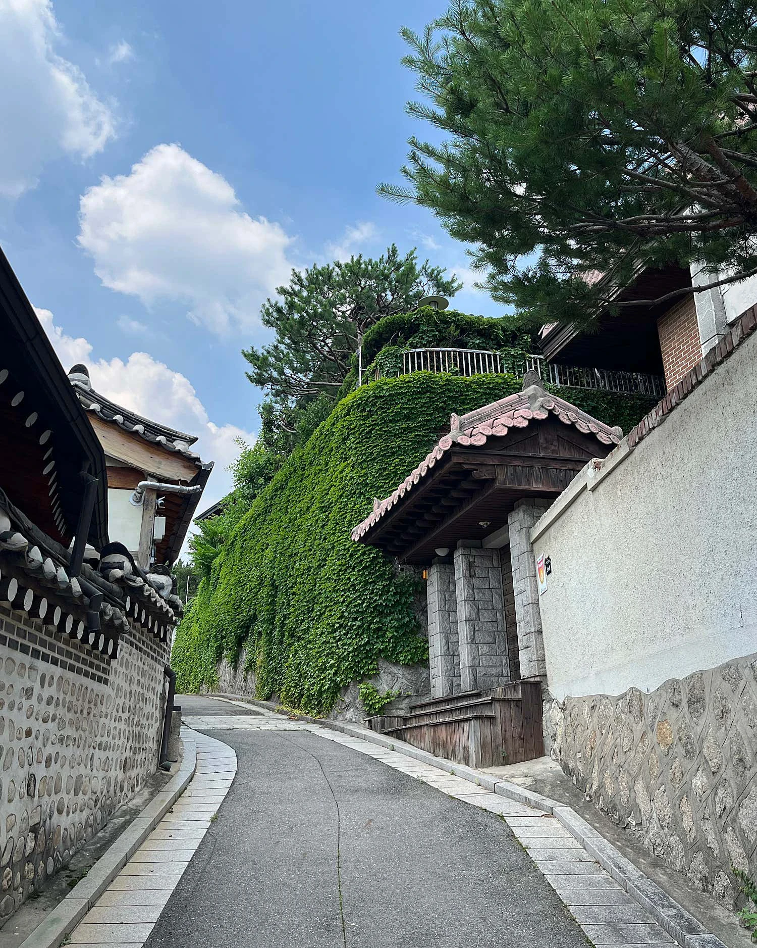 Bukchon Hanok Village-image