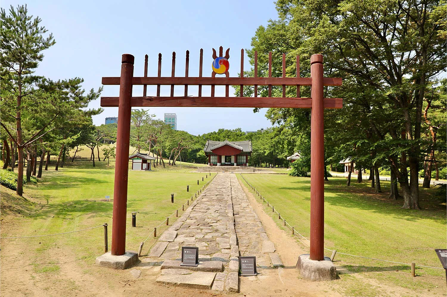 Seonjeongneung Royal Tombs-image